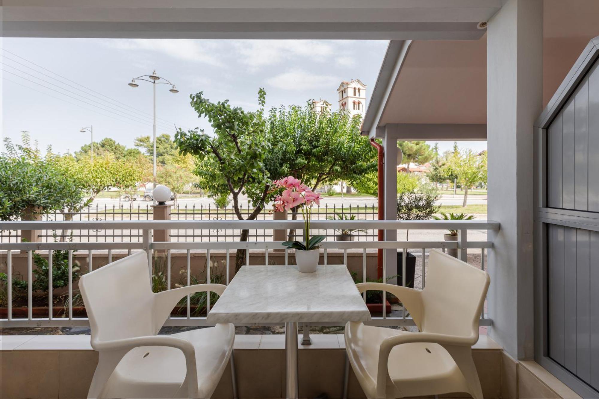 Hotel Grekas Neoi Poroi Exterior photo