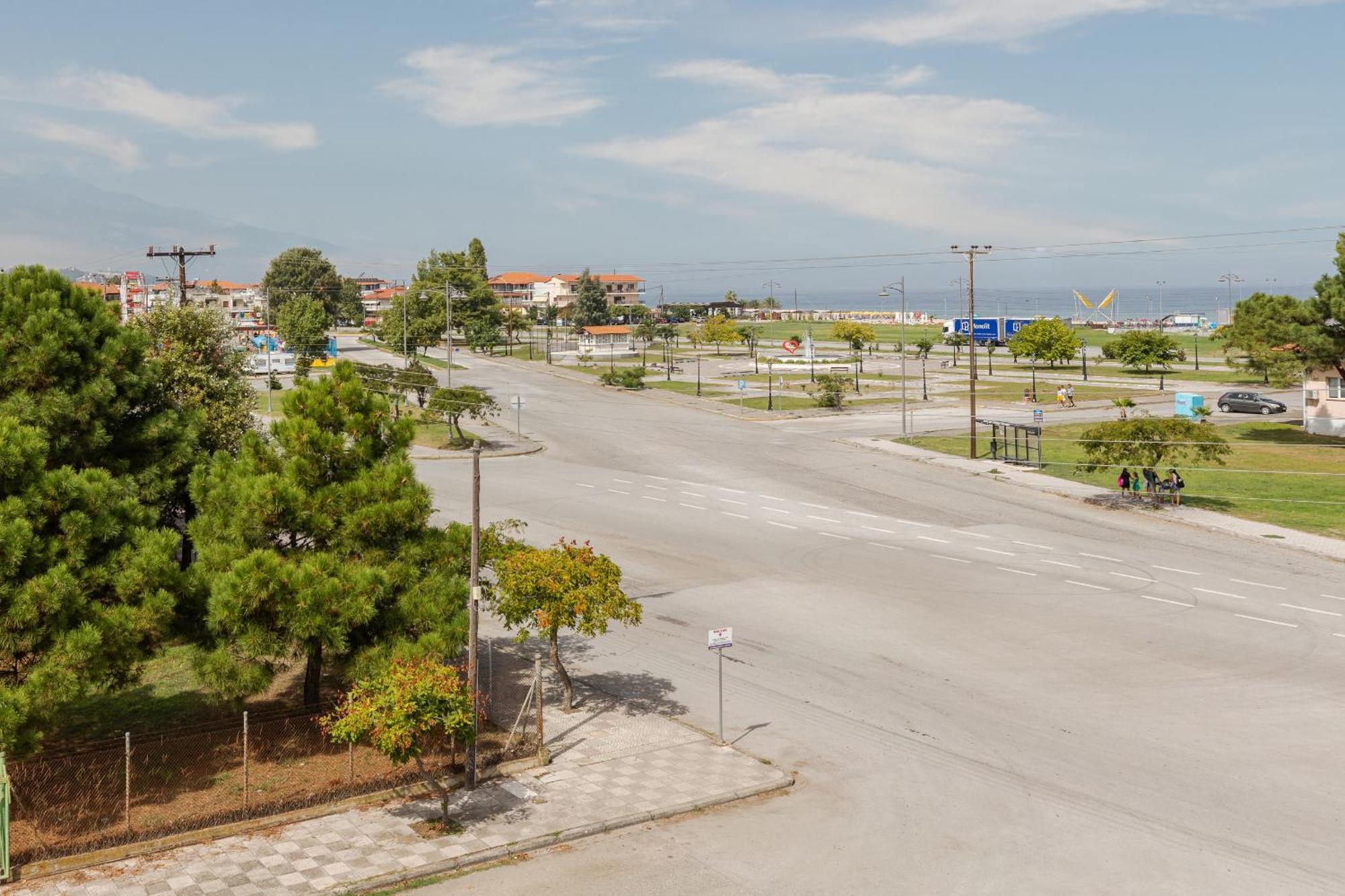 Hotel Grekas Neoi Poroi Exterior photo